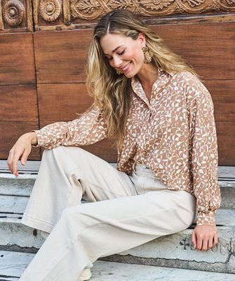Esqualo SP2614007 Women's Long Sleeve Button Down Print Blouse – Off-White & Tan