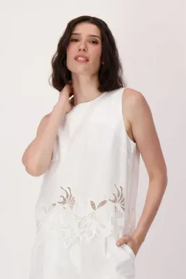 Spanner 226213 Embroidered Hem Top