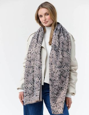 FRAAS 602066 Women's Snakeskin Pattern Shimmer Scarf/