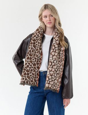 FRAAS 658131 Women's Leopard Print & Accent Stripe Scarf/