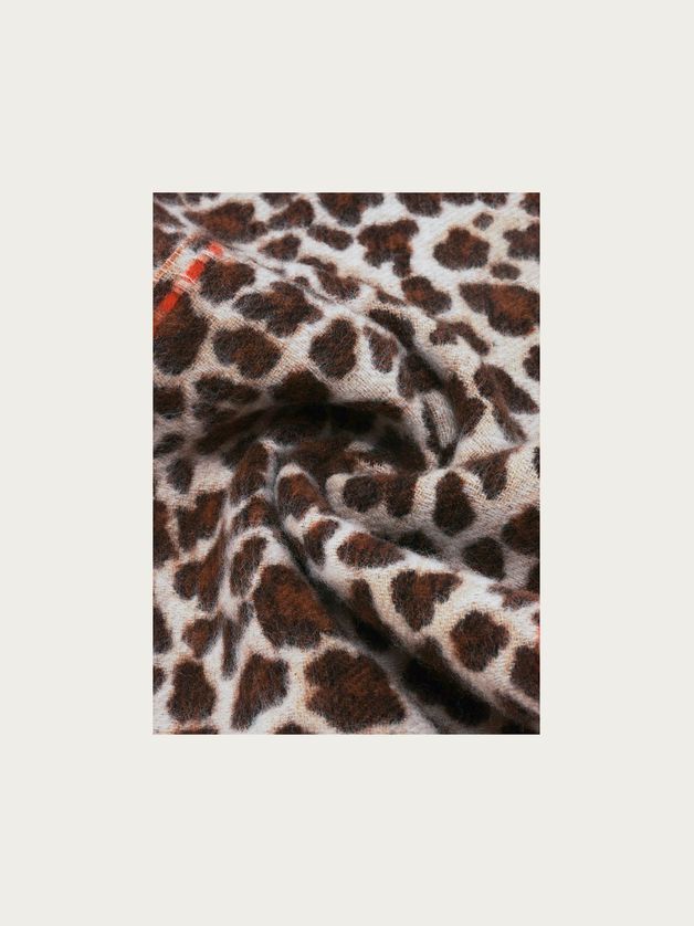 FRAAS 658131 Women's Leopard Print & Accent Stripe Scarf