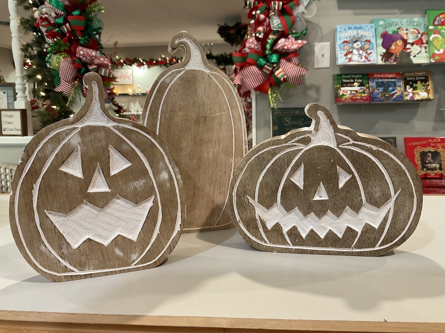 Mango, wood pumpkins three piece set