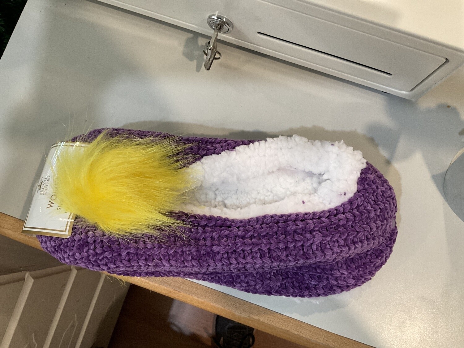 Woman’s pom-pom Footes