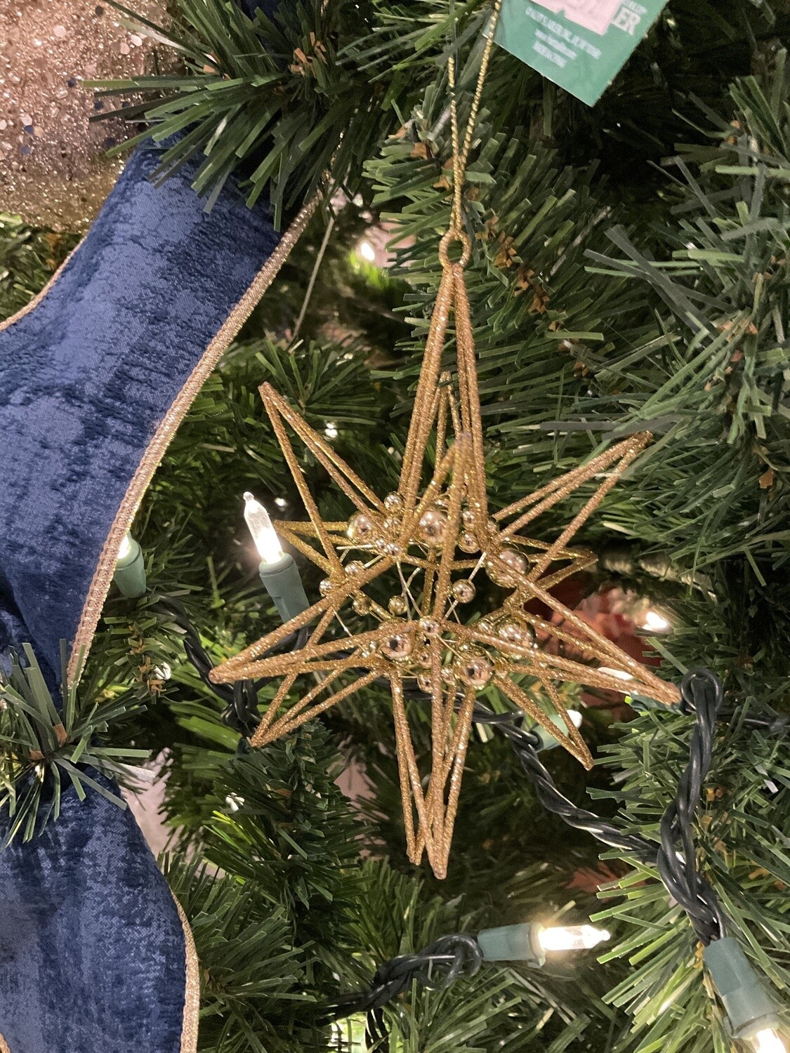 Geometric star ornament