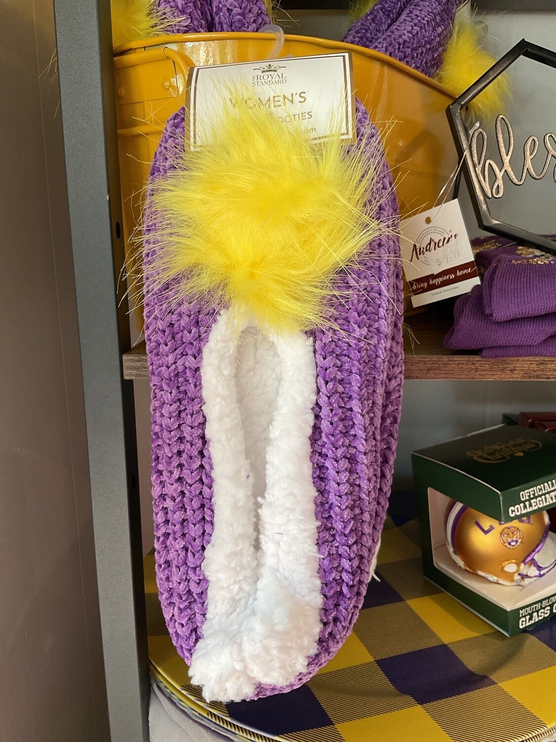 Woman’s pom-poms footies