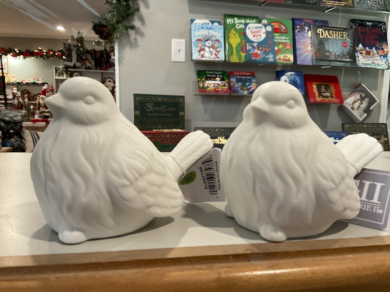Small sitting LED bird