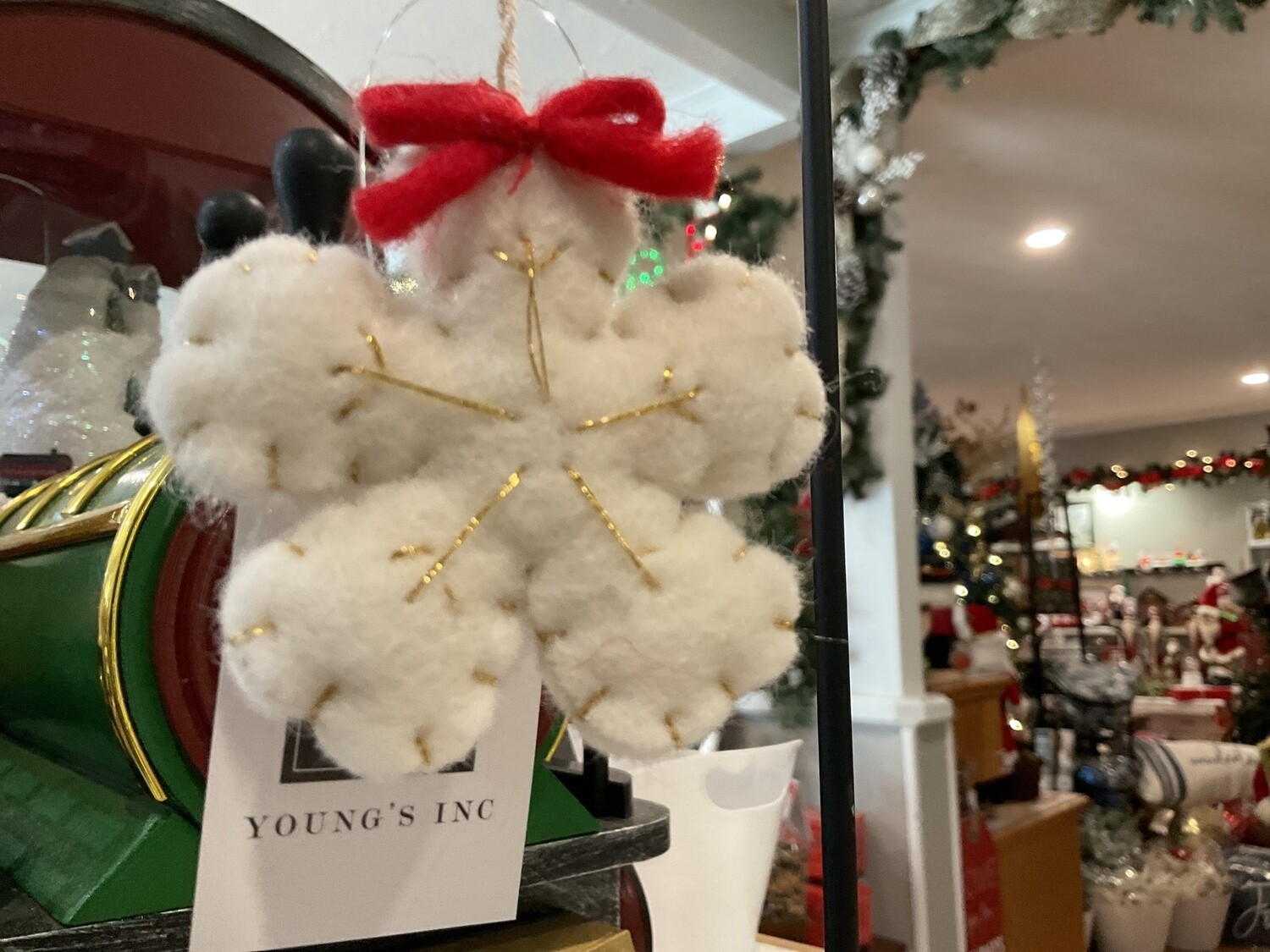 Wool Red and white traditional ornament