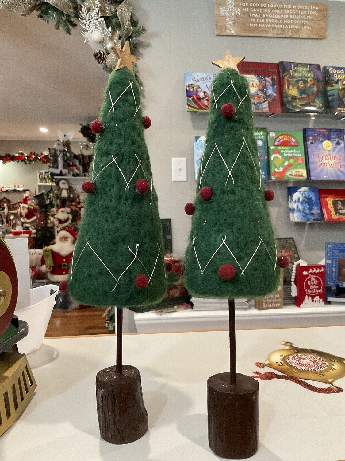 Small felted Christmas tree