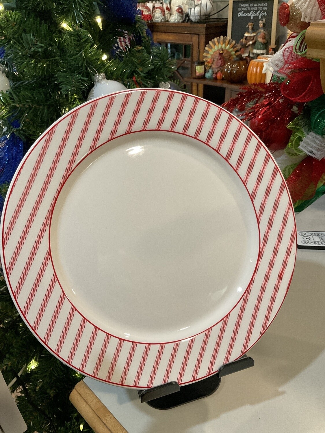 Red and white charger plate