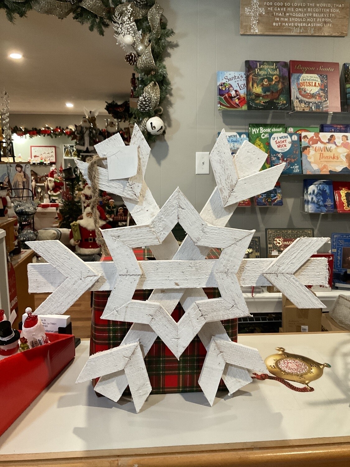 Small wooden jumbo snowflake