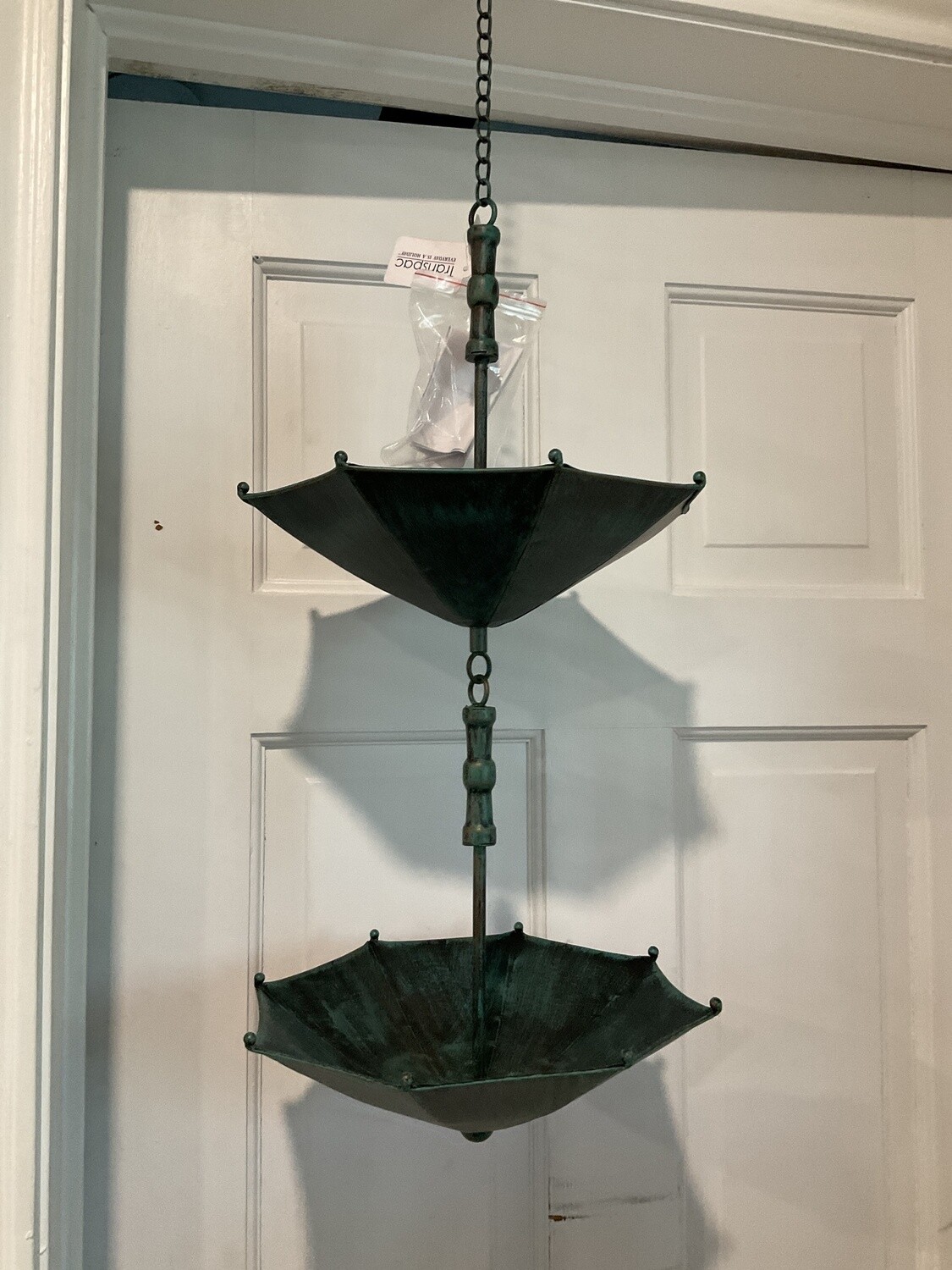 Umbrella hanging birdfeeder