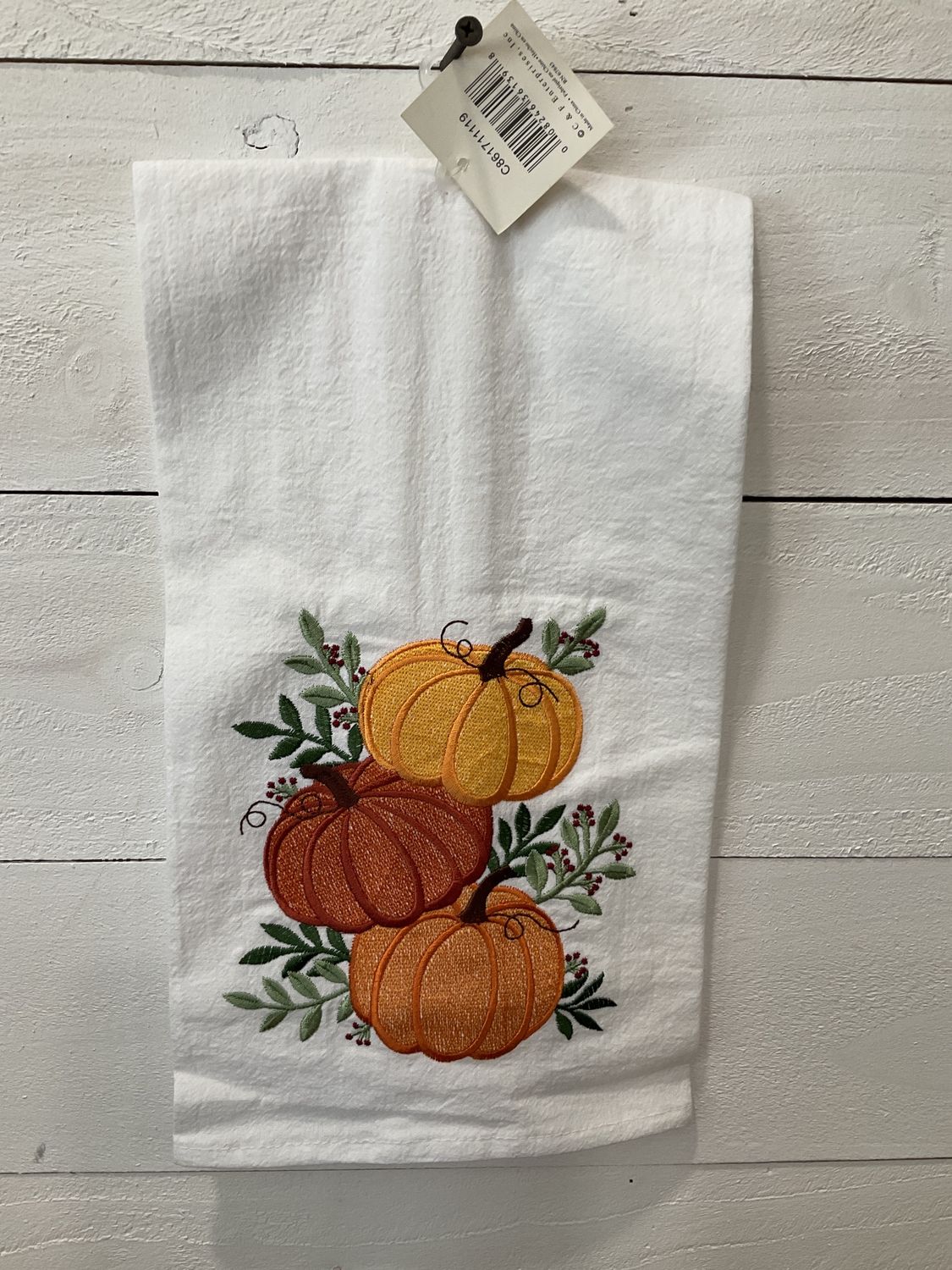 Stacked pumpkin trio, towels