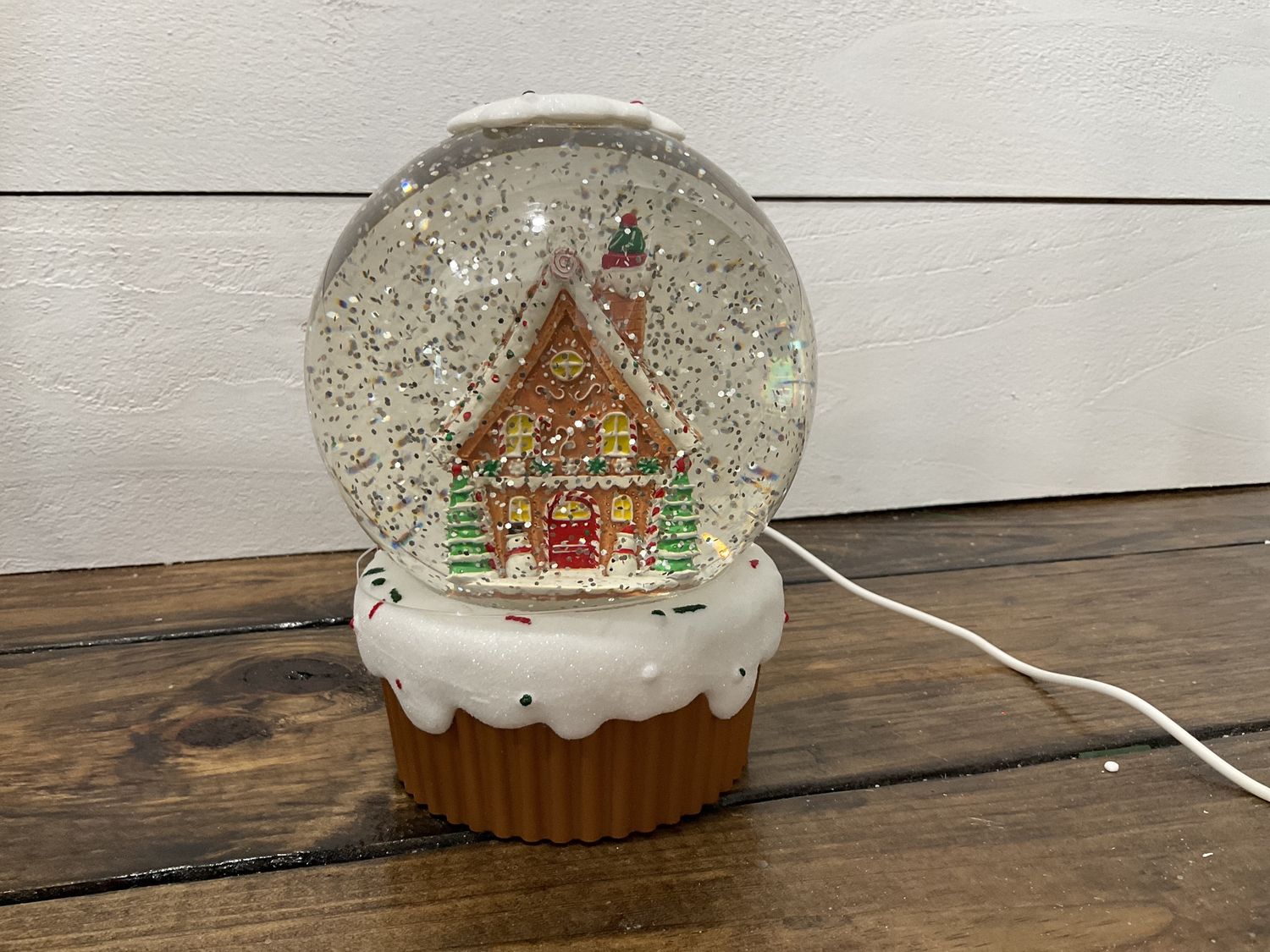 LED SWIRL GINGERBREAD
