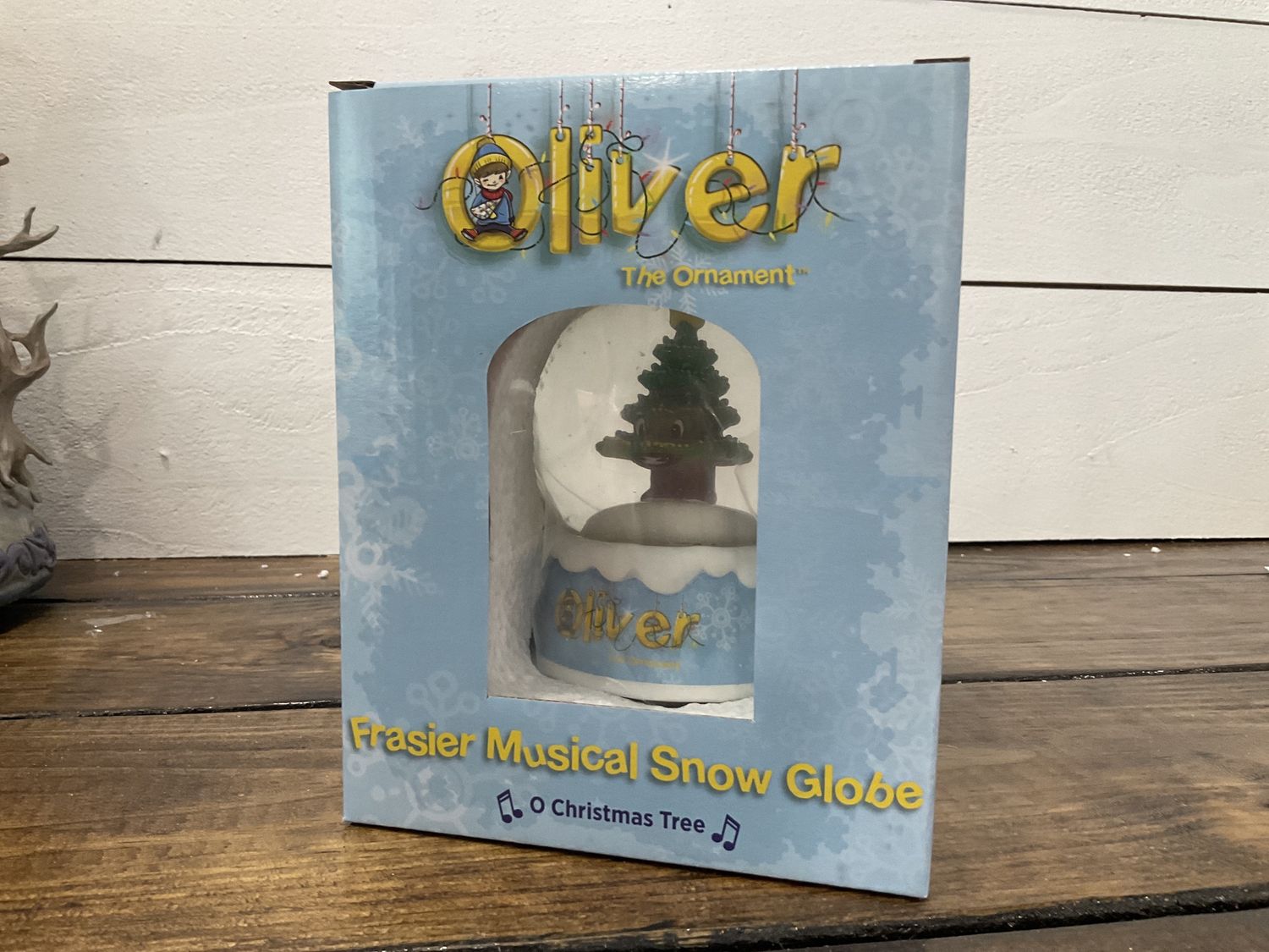 Oliver Snowglobe