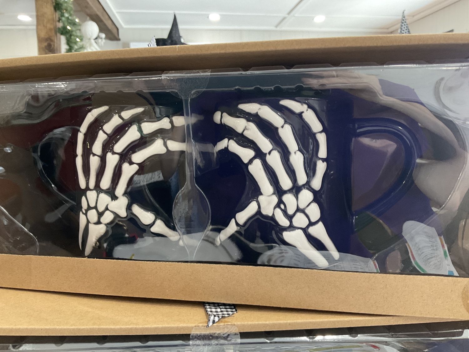 Sculpted skeleton mug, set of two