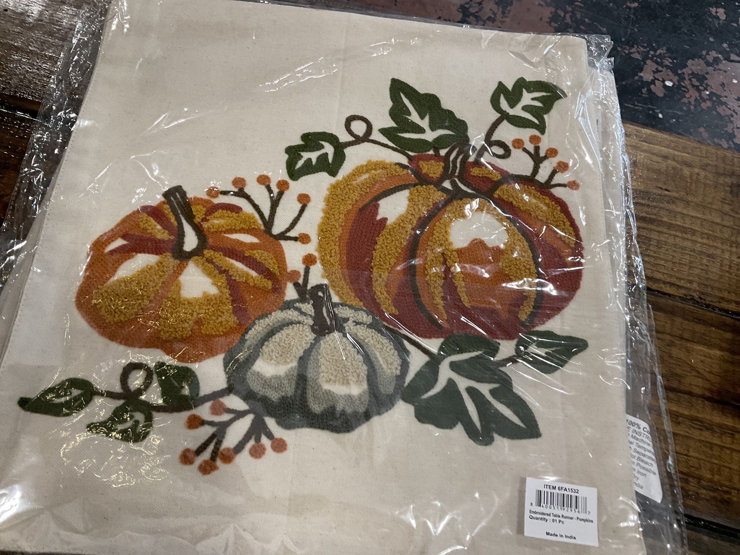 Embroidered table runner pumpkins