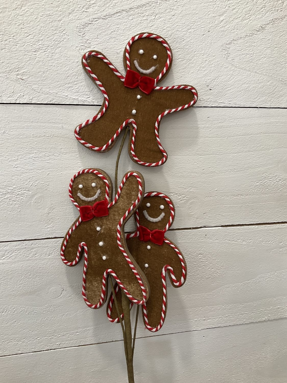 Gingerbread spray three