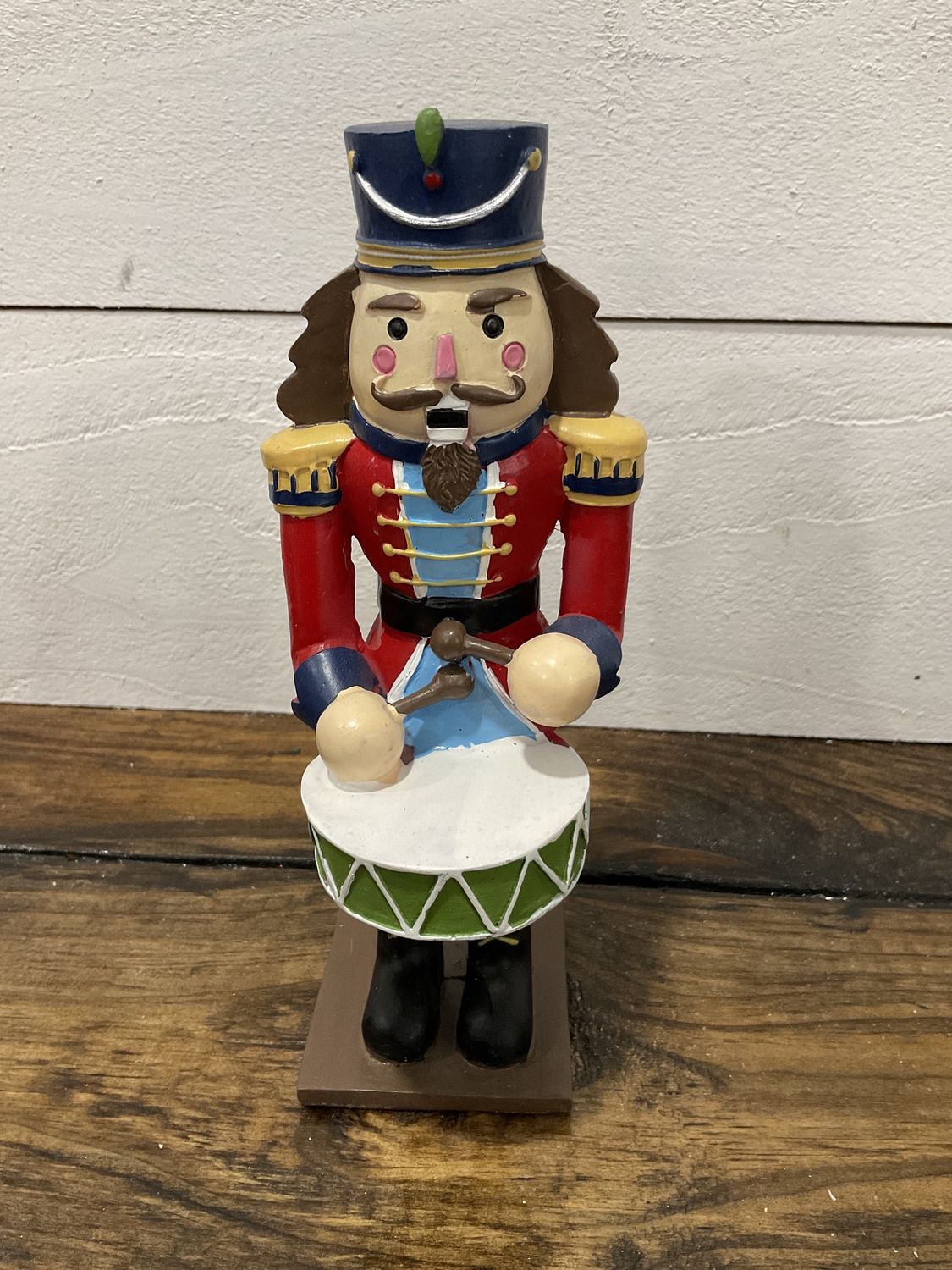 Drum nutcracker