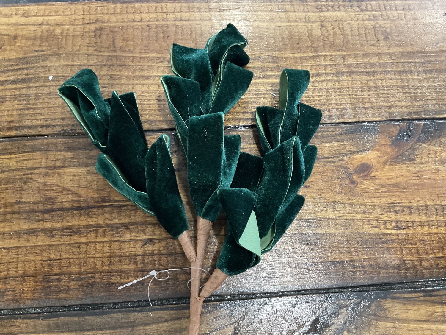 Velvet Emerald green pick