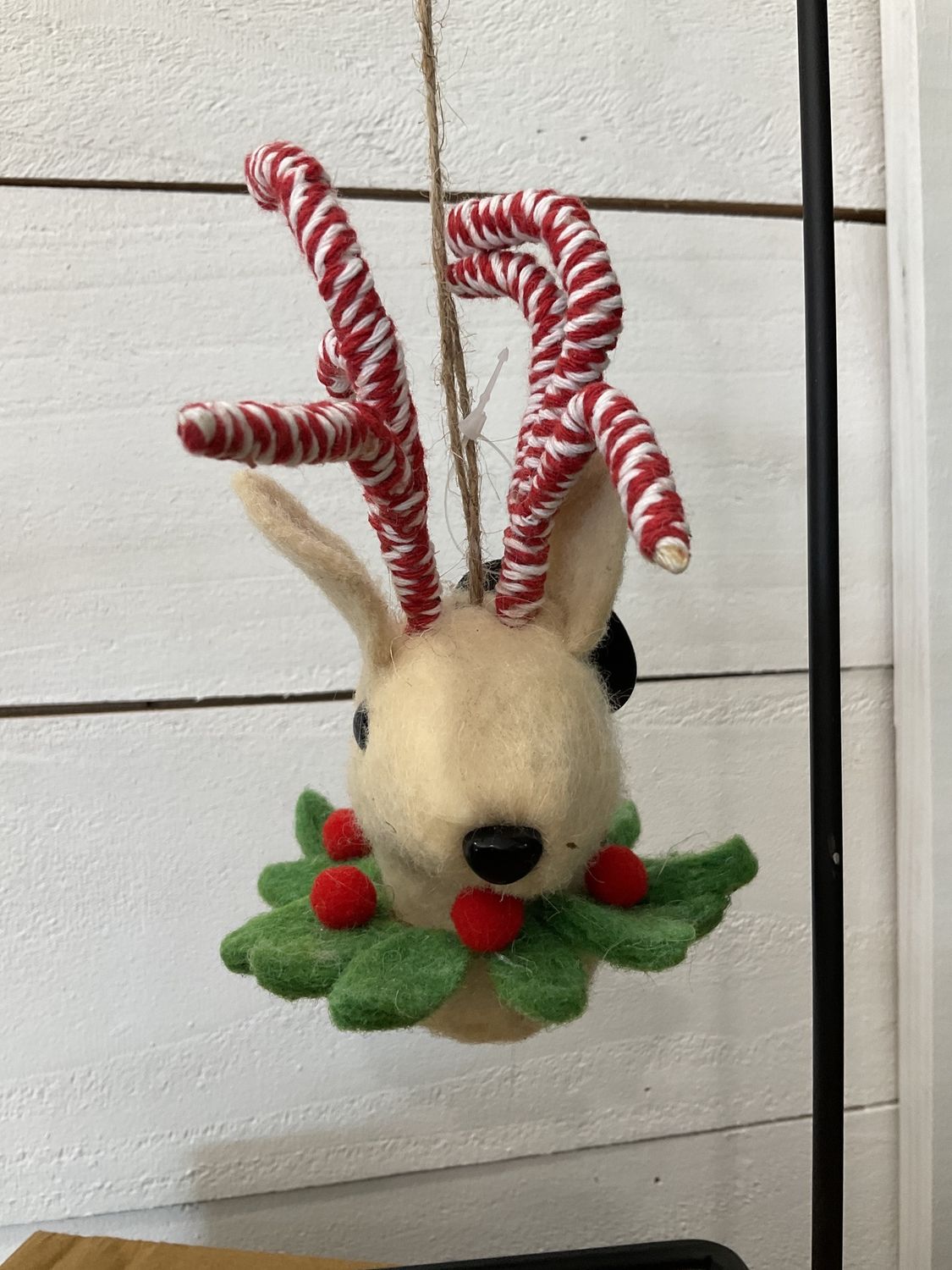 Deer head mistletoe wool peppermint, antler ornament