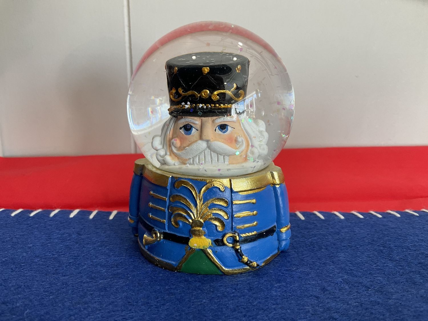 Nutcracker dome to assortment