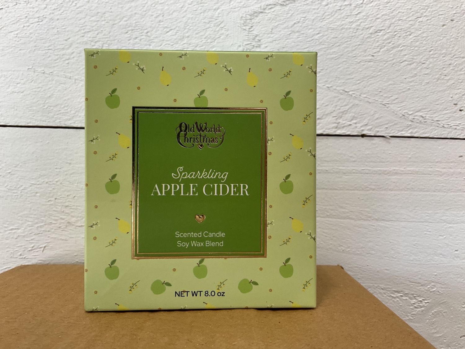 Sparkling apple cider candle