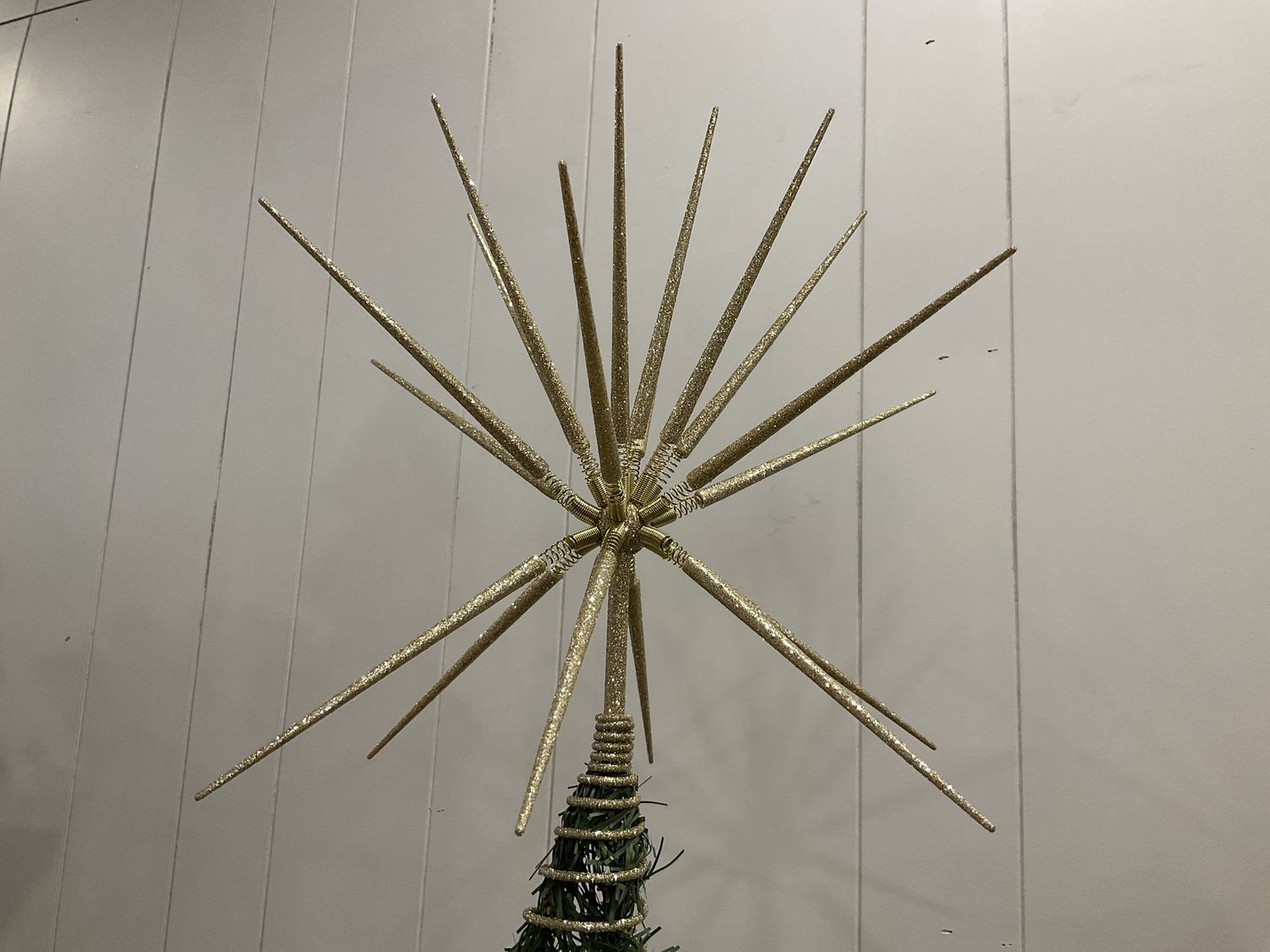 15” H GOLD BURST TREETOPPER