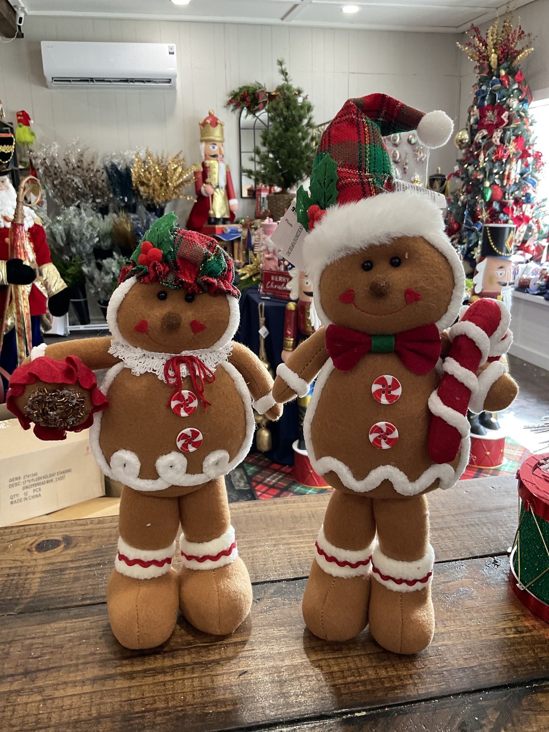Plush holiday Standing standing gingerbread man Two assortment
