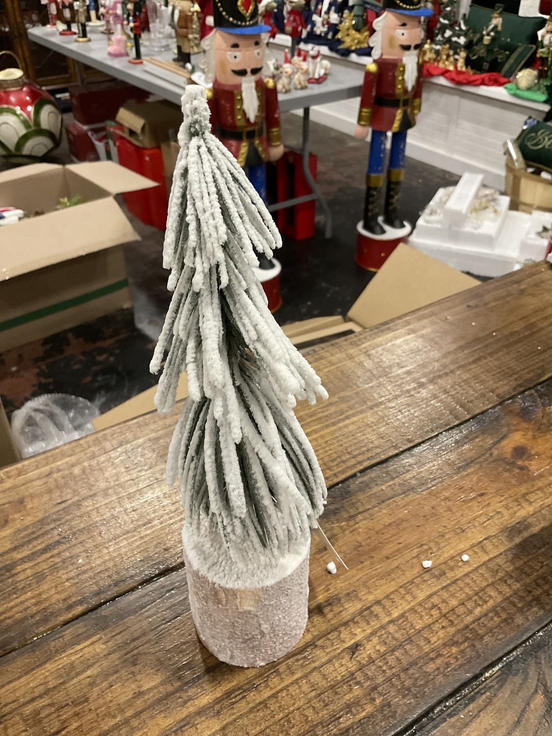 Snowy, long needle, pine tree, Size: Small