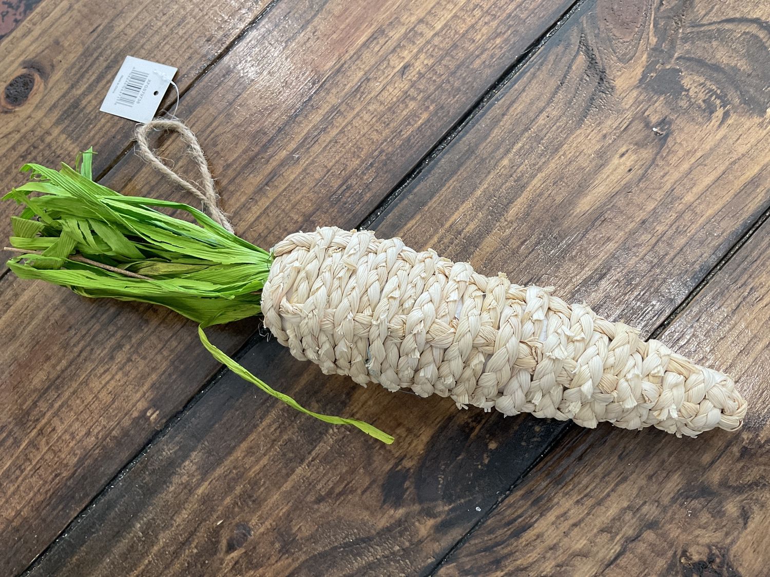 Small woven carrot