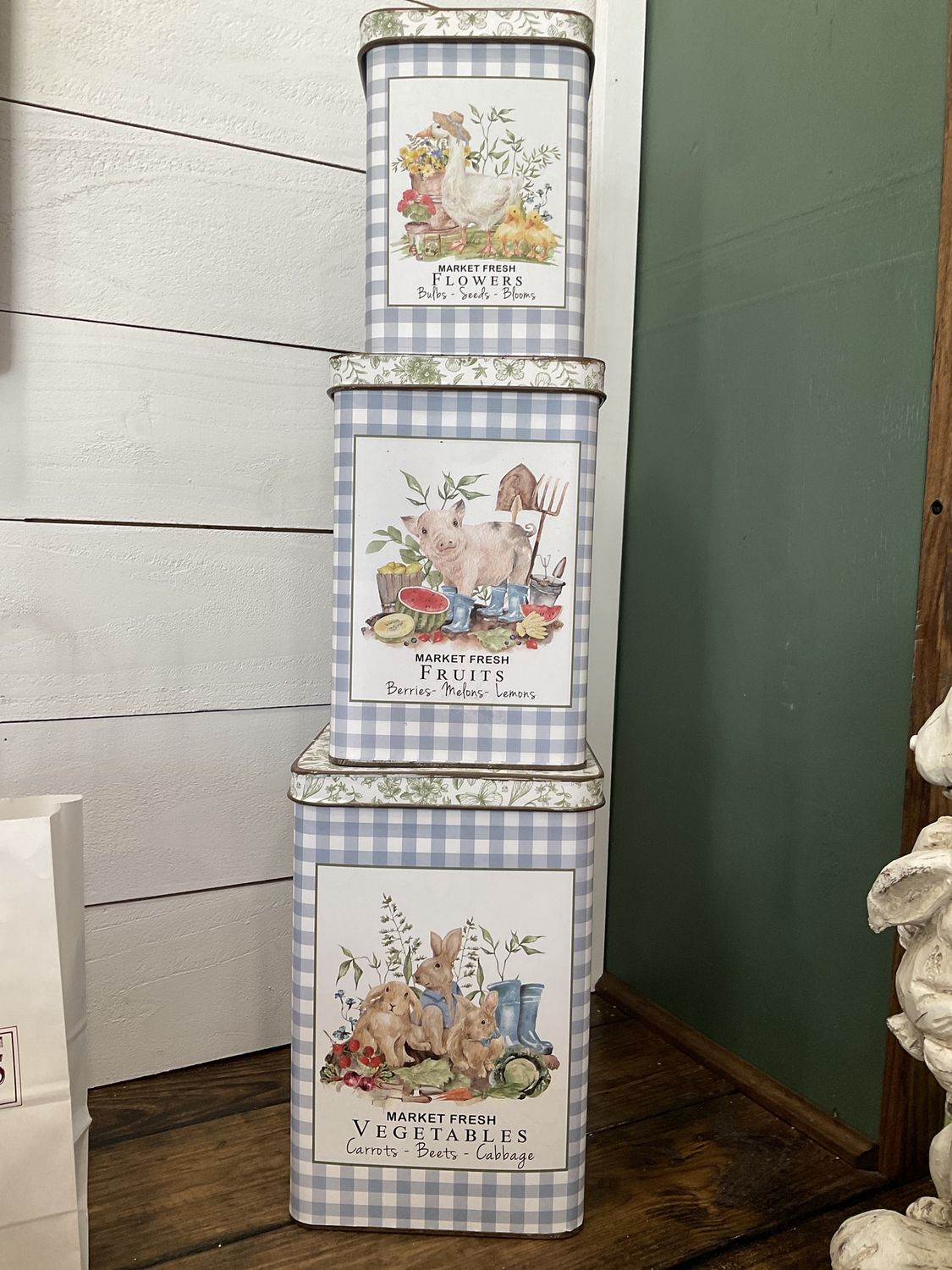 Nesting Tins Garden Animals