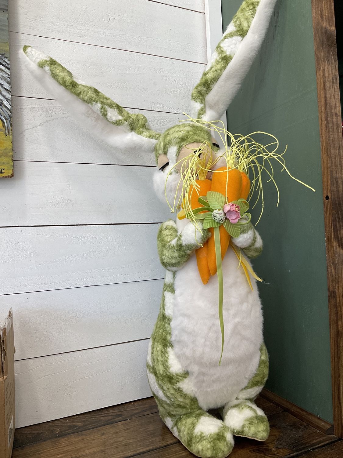 Standing bunny with carrots