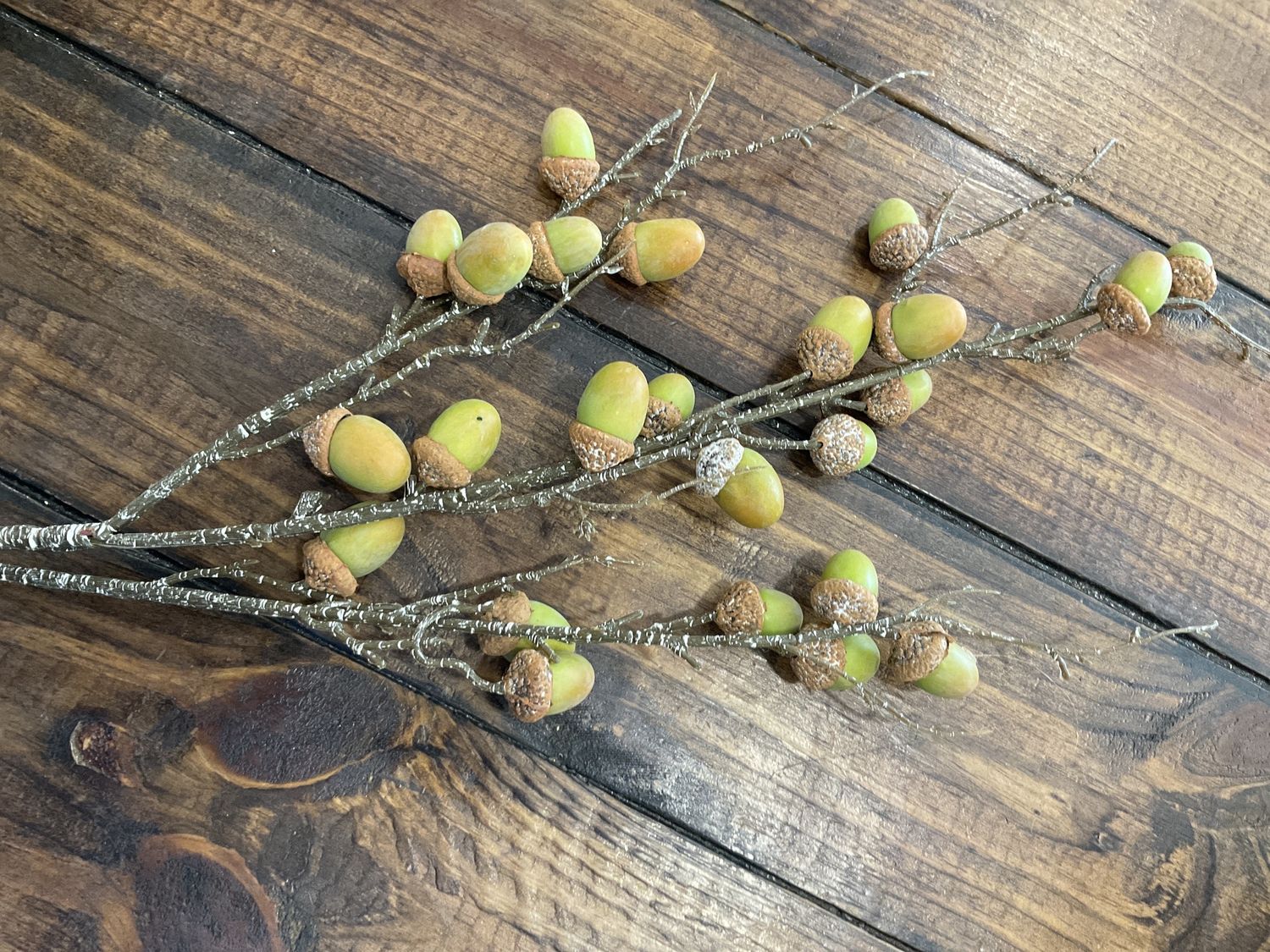 Green acorn spray