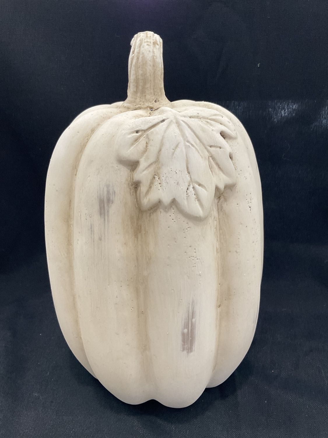 Antique white cement, pumpkin large
