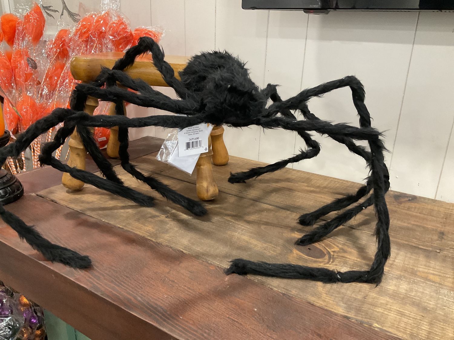 Lighted spider with LED eyes