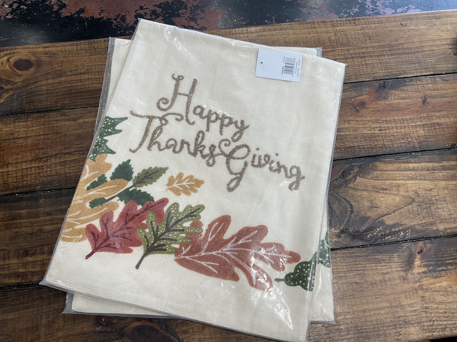 Happy Thanksgiving leaves table run