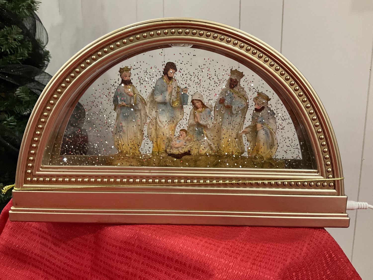 7” H Lighted Swirl Arch Gold Nativity