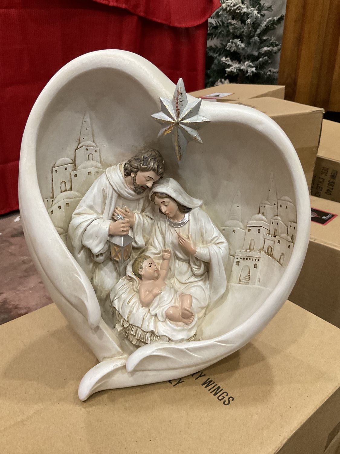 Lighted ivory wings with holy family 10 inches
