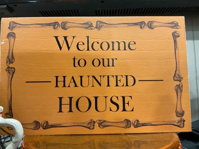 Halloween table top lock sign