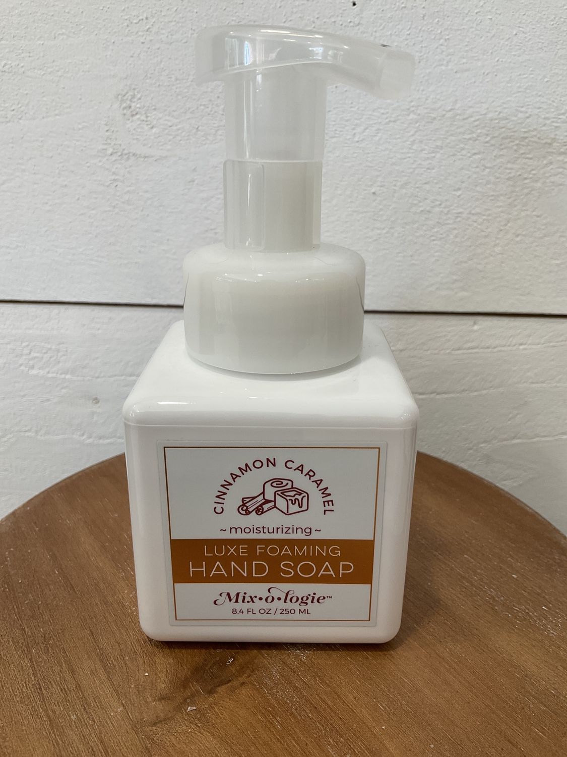 Luxe Foaming Hand Soap, Fragrance: Cinnamon Carmel
