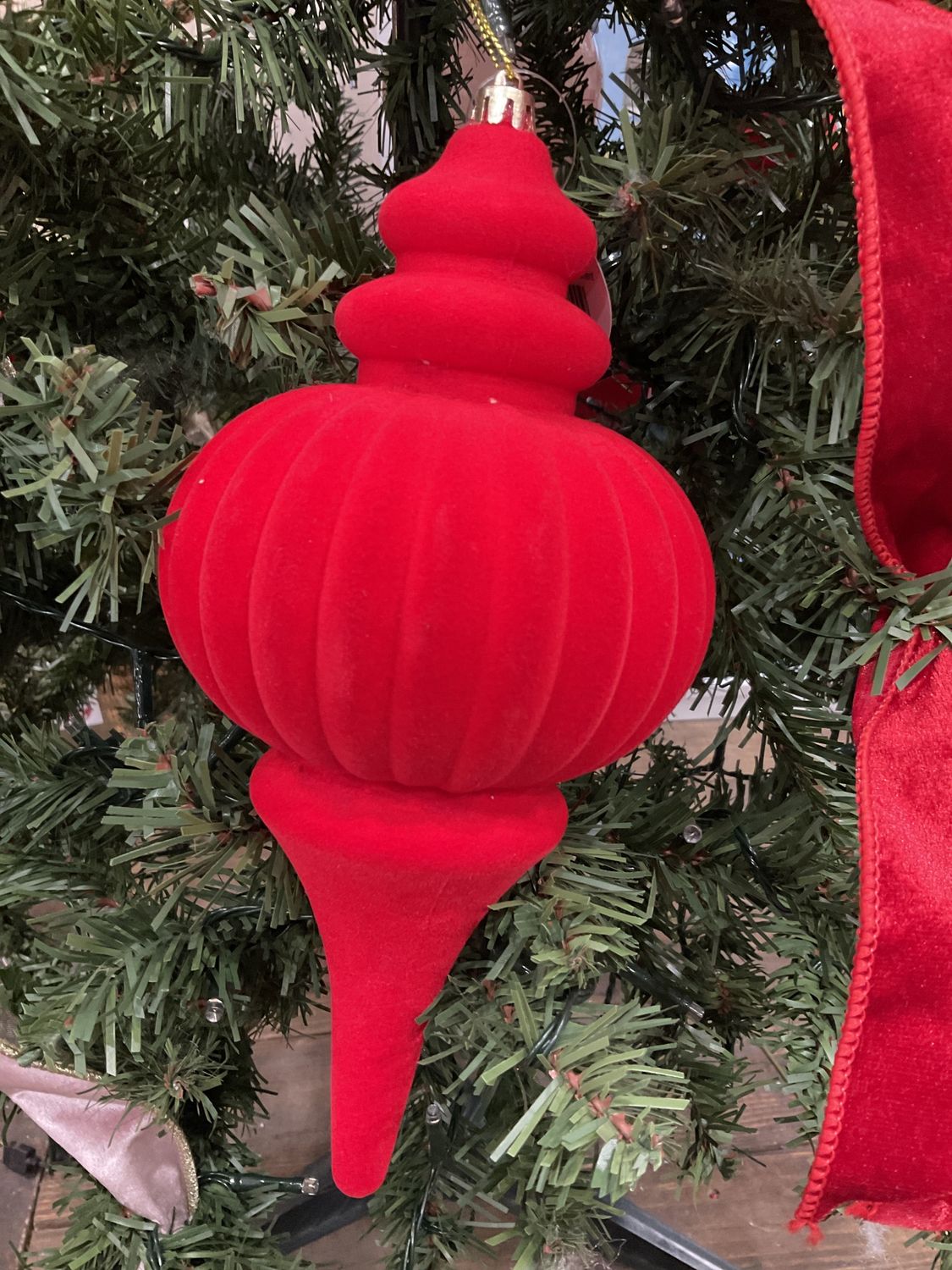 Flocked finial ornament/cherry red