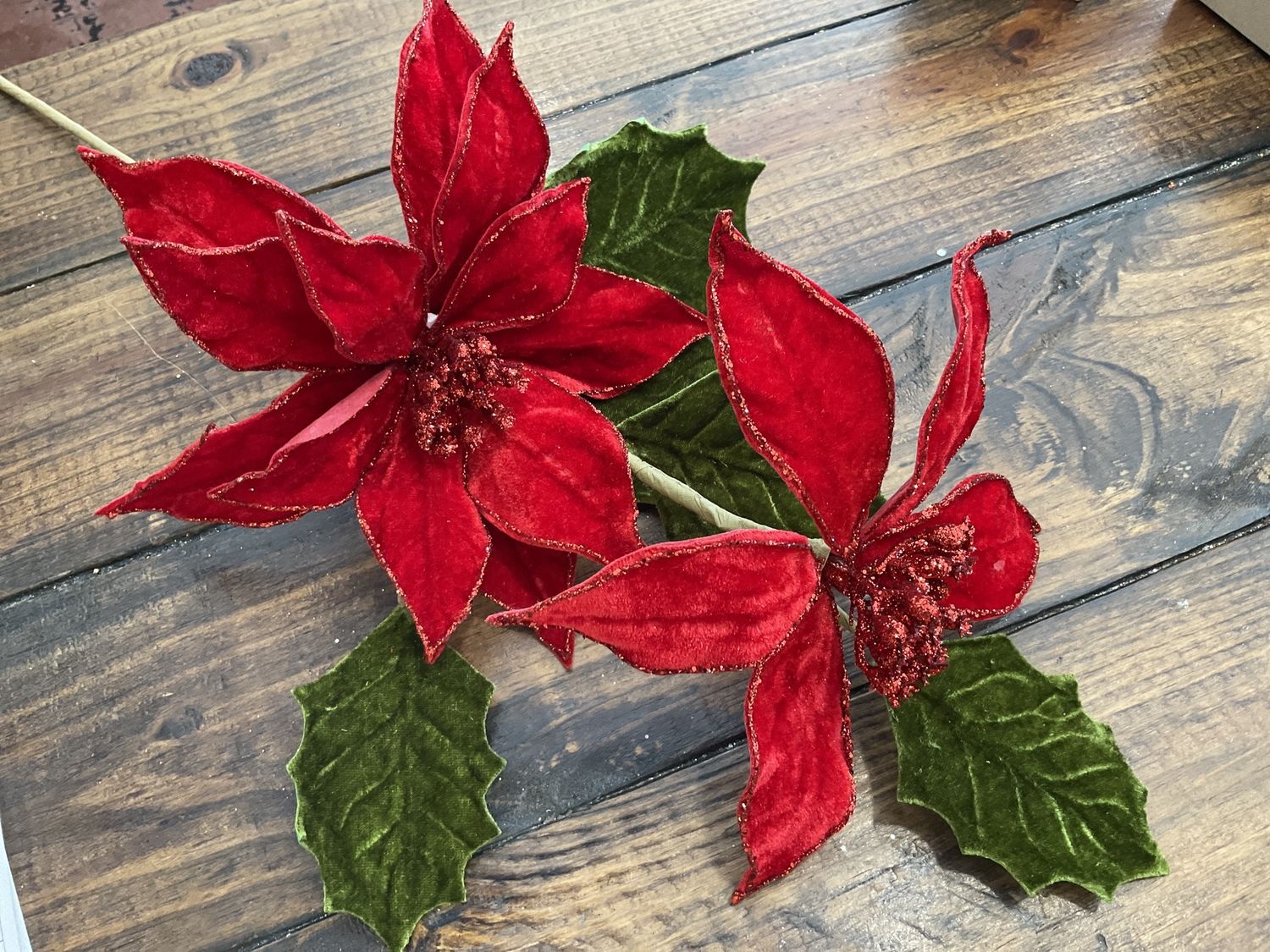 Holly &amp; poinsettia pick