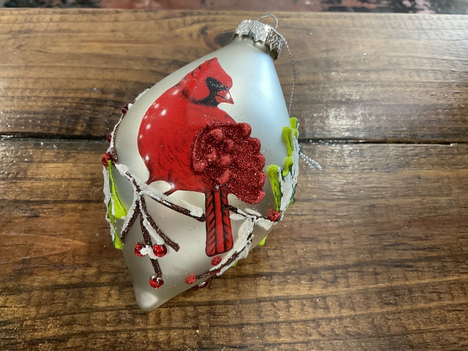 Glass CARDNIAL pattern ornament