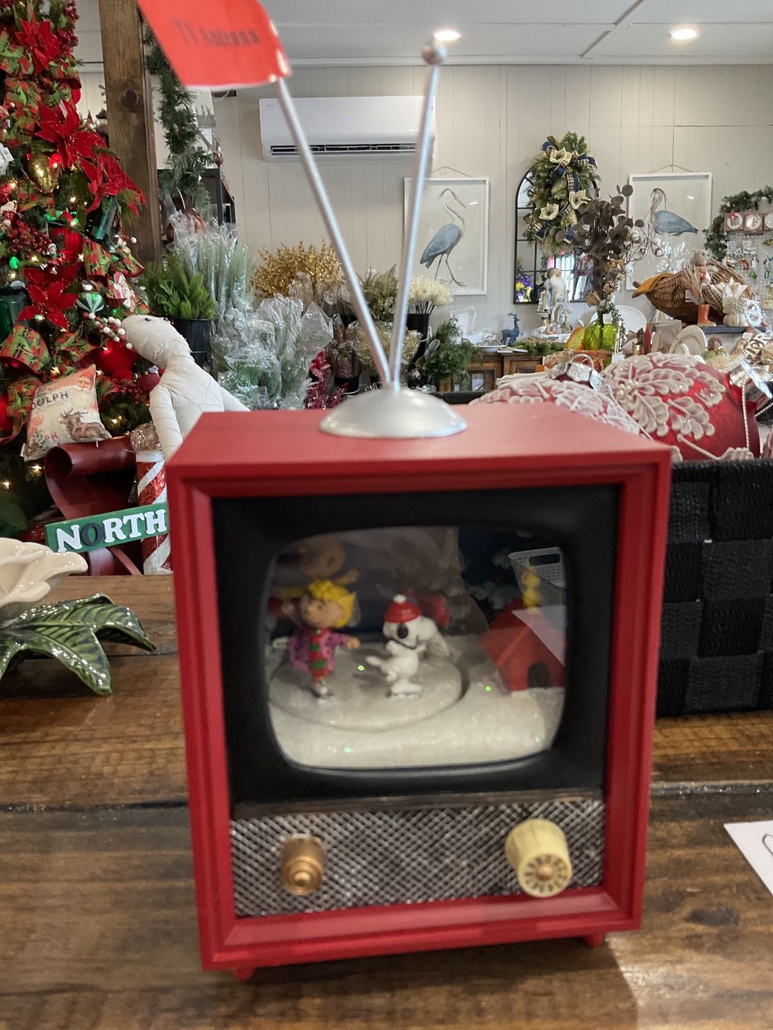 Lighted  musical TV Snoopy skating