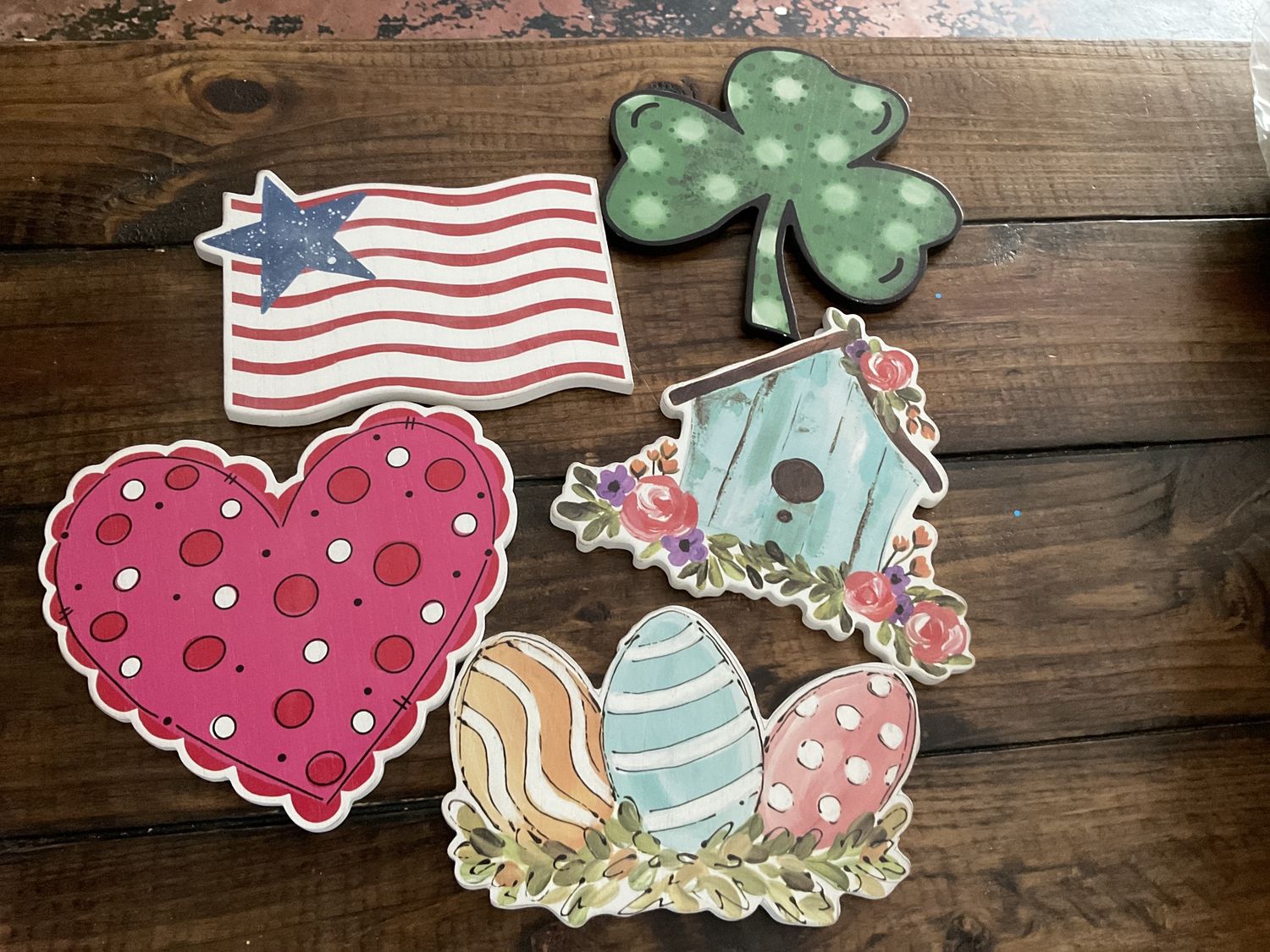 Holiday themed magnets