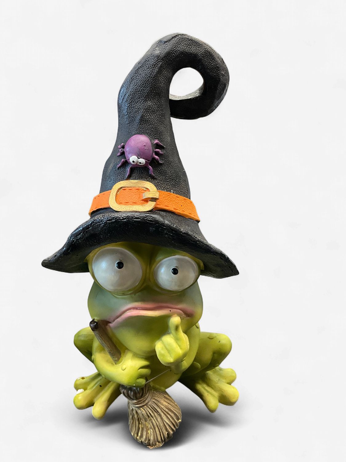 Frog W/witch hat