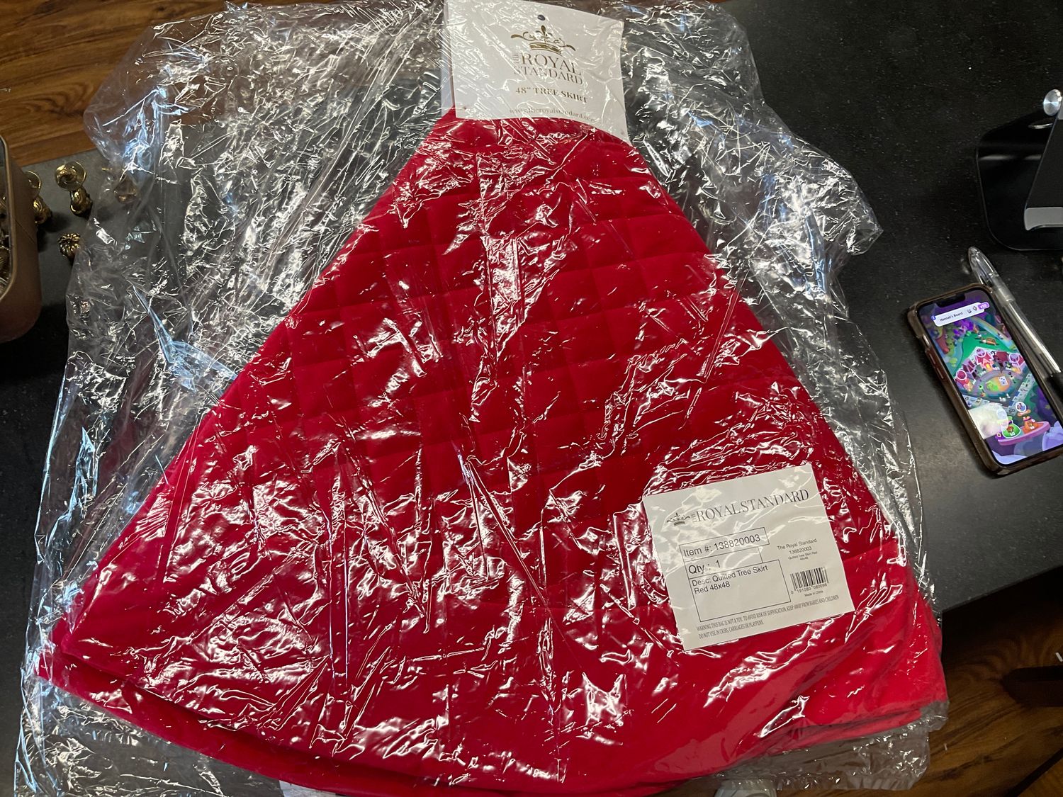 Quilted tree skirt red