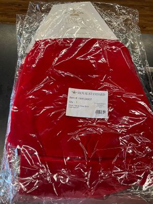Velvet tree skirt, dark red