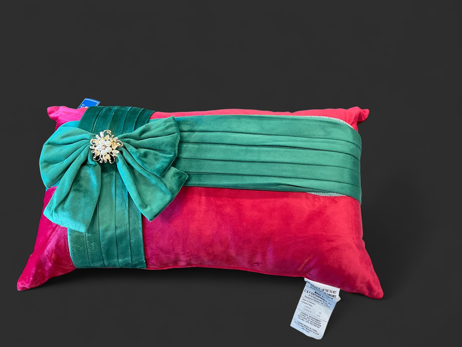 Red Pillow Present