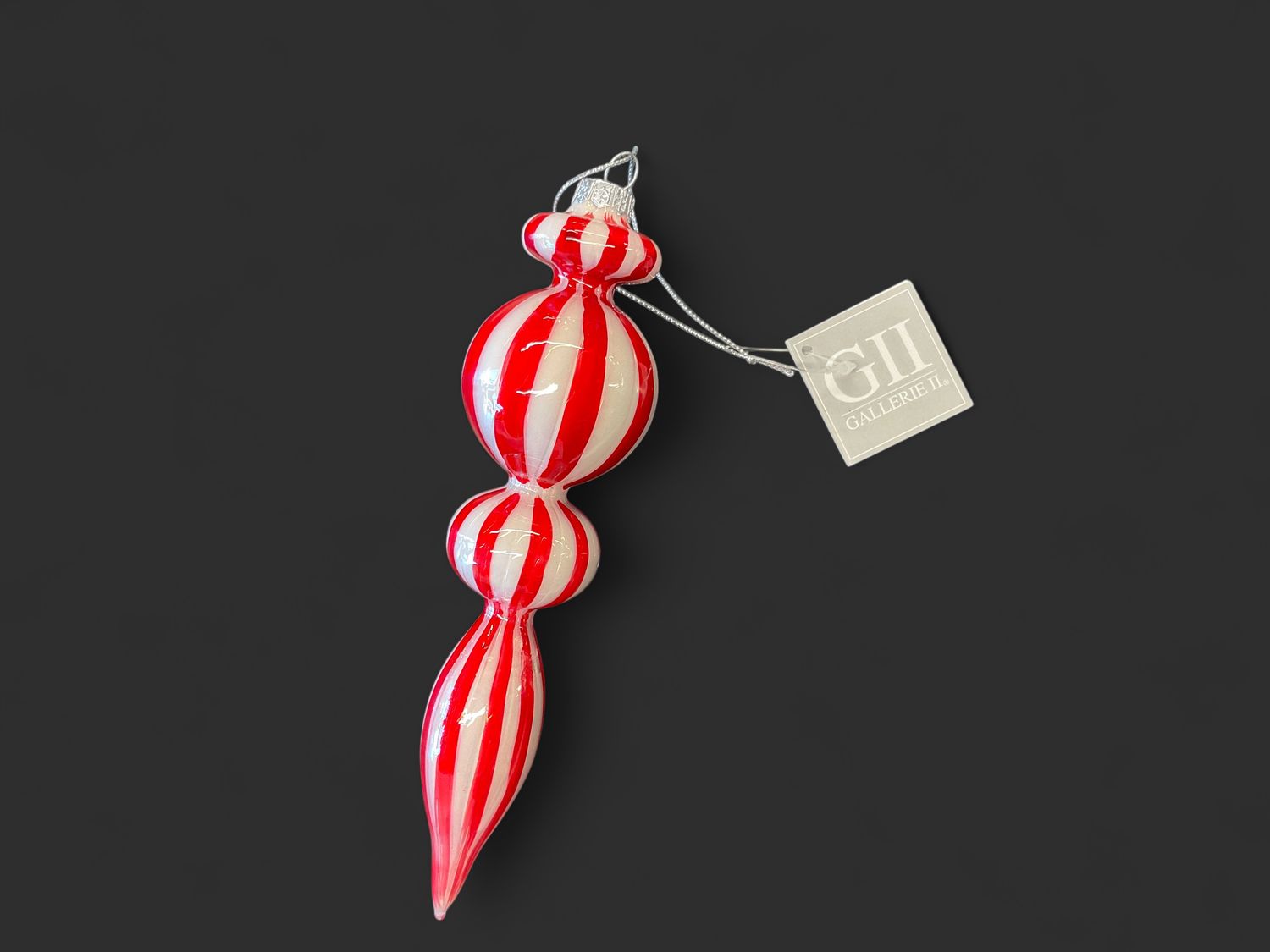 Red and White Vintage Bauble Orn
